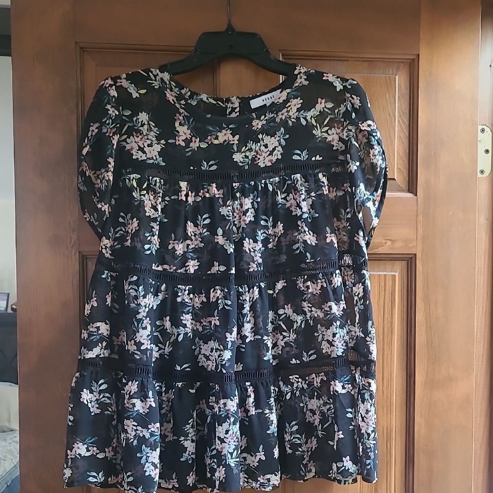 Ro & De Black Floral Print Women's Top